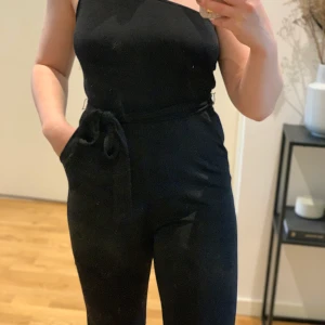 Jumpsuit - Skön jumpsuit från h&m! Köpare står för frakt 💓🌸