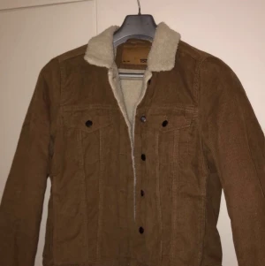 Lager 157 jacka - Jacka från Lager 157 model ”Winter Borrow” i färgen: Light Brown storlek S