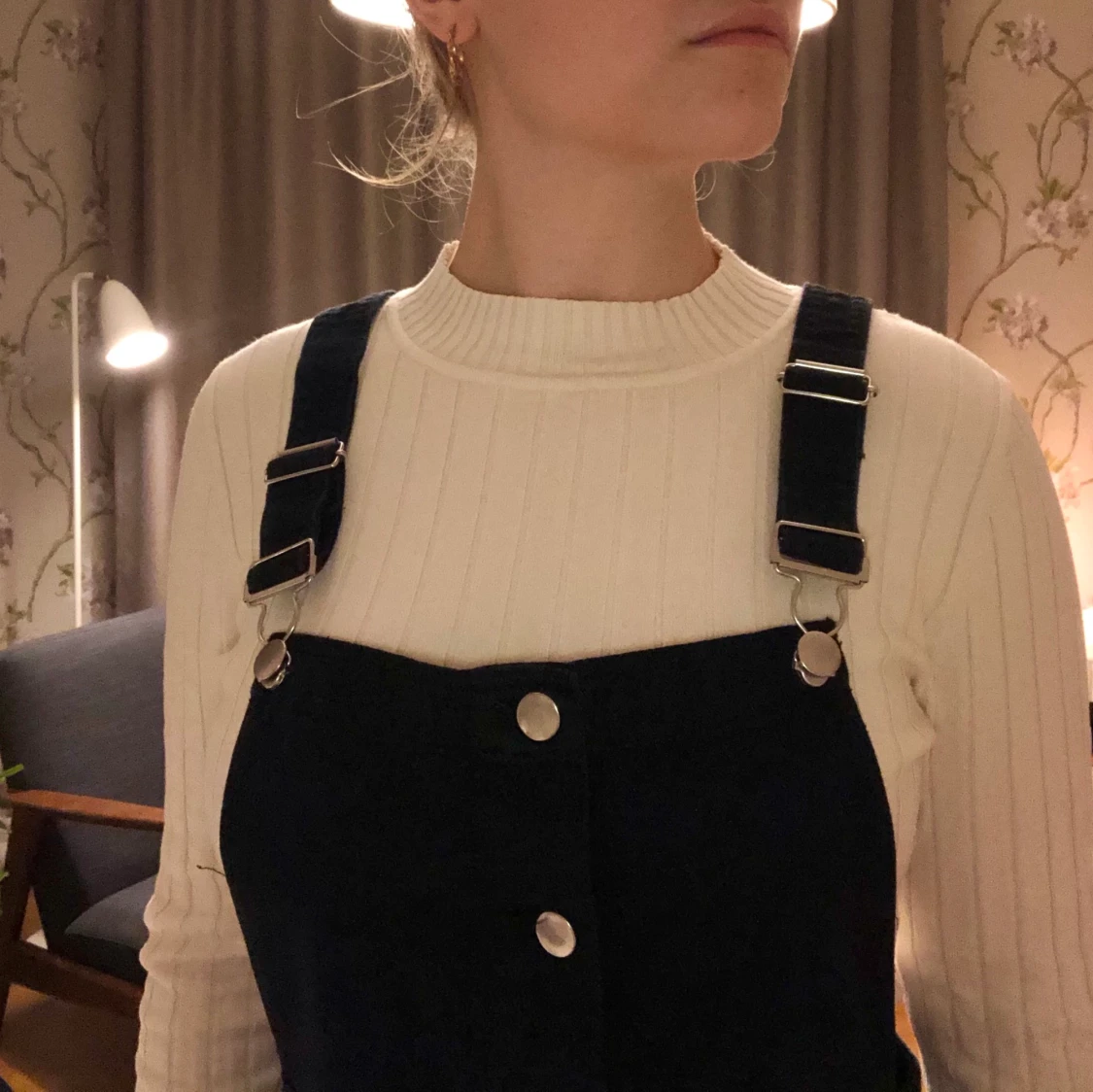 Svart hängselklänning - 90