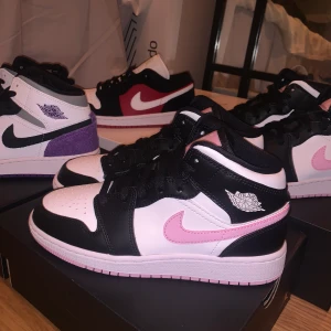 Nike air Jordan 1 arctic pink - Storlek 37,5 och 38,5, har kvitto ifrån JDsports. Går bra att mötas i Örebro annars kan jag även frakta dem