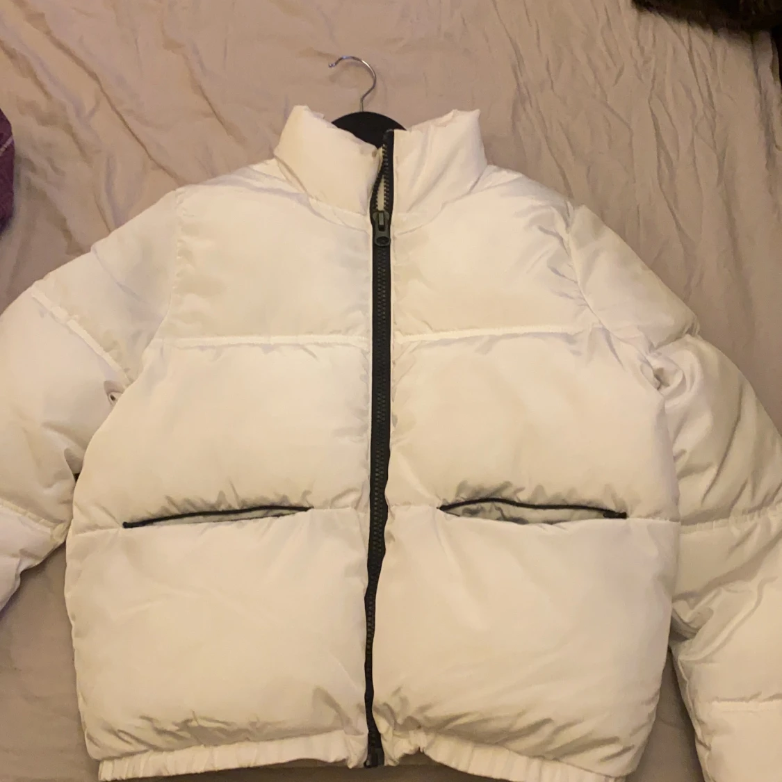 Varm puffig vinterjacka