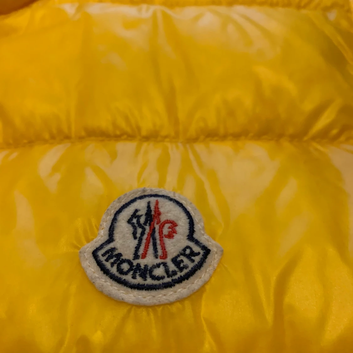 Moncler väst  - 90