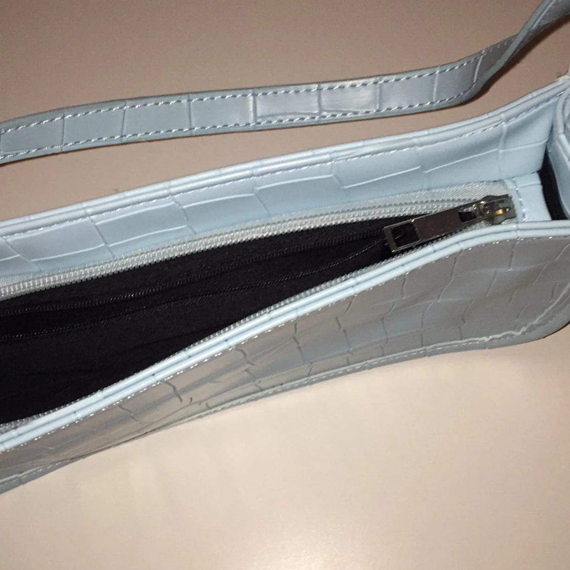 blå baguettebag - 90