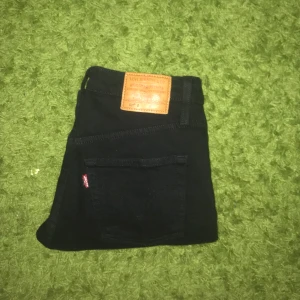 levis 501 - levis 501s som jag aldrig har använt. högmidjade 💕