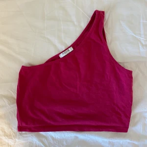 One sholder linne - Frakt: 44kr💞 hör av dig om du är intresserad💞