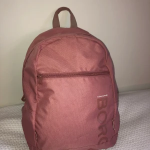 Björn borg ryggsäck - Rosa björn borg ryggsäck, inte använd mycket alls. 100kr, möts i Uppsala eller fraktas