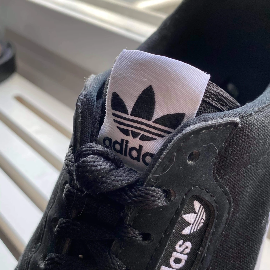 Adidasskor STORLEK 37 - 91