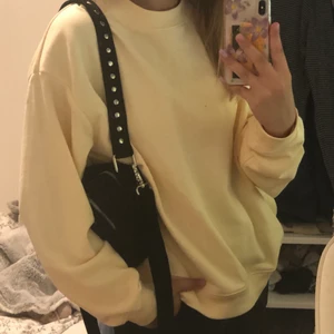 Monki - från Monki. Superfin o som ny