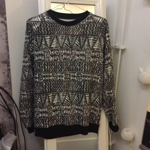  - Snyggaste tröjan från Mishka, riktigt bra skick! 