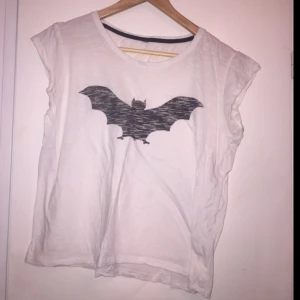  - 
(Fraktar endast, frakt ingår i priset)