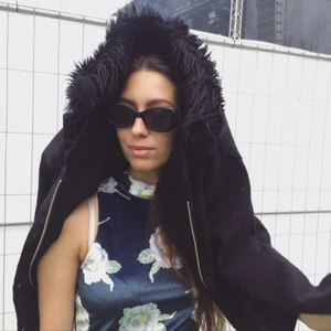  - Lång polo klänning med slits på båda sidorna,   300kr        Strlk S     (Finns att hämta i Sthlm)