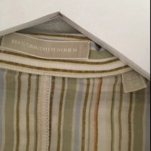  - Massimo Duttis dam skjorta. Passar till casual look under våren/sommaren.