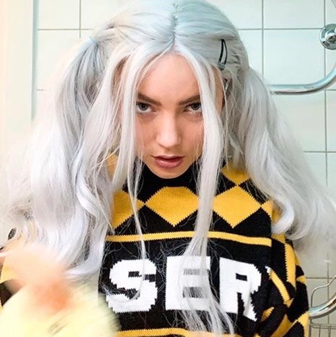 Silverblond frontlace wig - 91