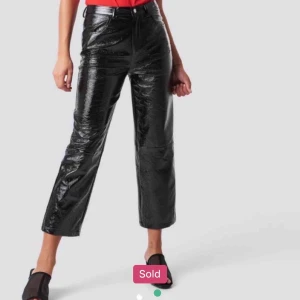 Lackbyxor NAKD - Lackbyxor från nakd, strl 38.