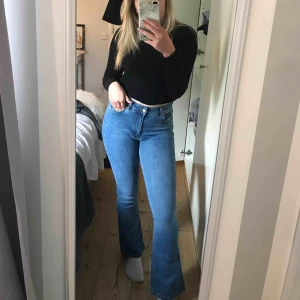 Jeans - Super fina stretch-bootcut jeans från Gina Tricot.  Köparen står för frakt! Nypris (399kr)