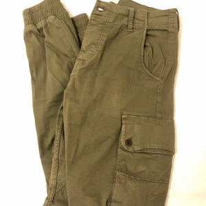 Jack and Jones Cargobyxor - Originalpris: 699 kr  Conditon: 8/10 Storlek: W30 L34