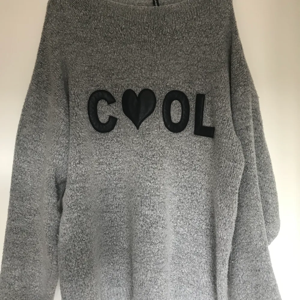 Cozy gray sweater. Really soft and warm. Tröjor & Koftor.