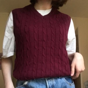 Slip over - Röd stickad slipover i fint skick, frakt 59