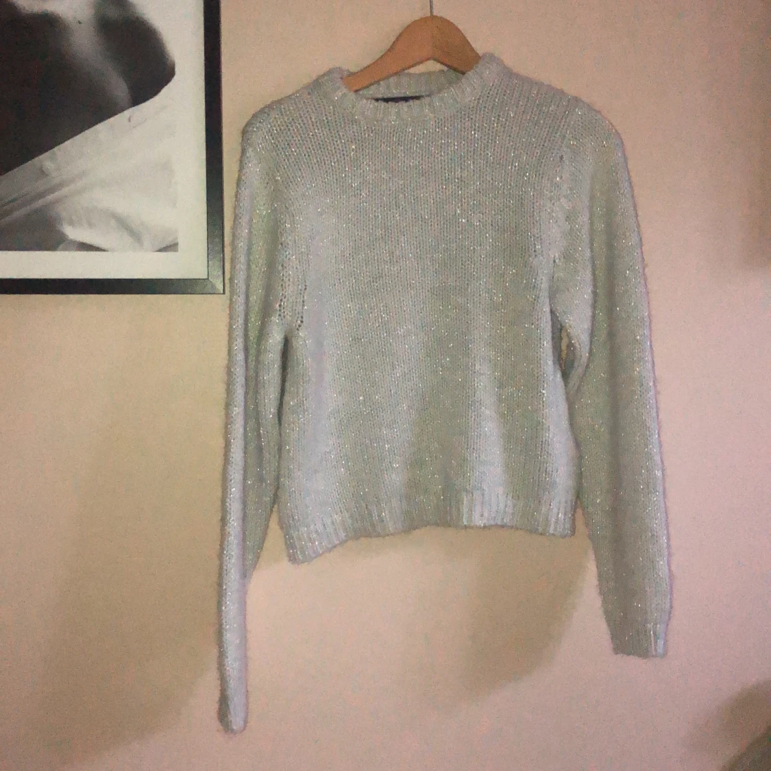 Glittrig stickad tröja