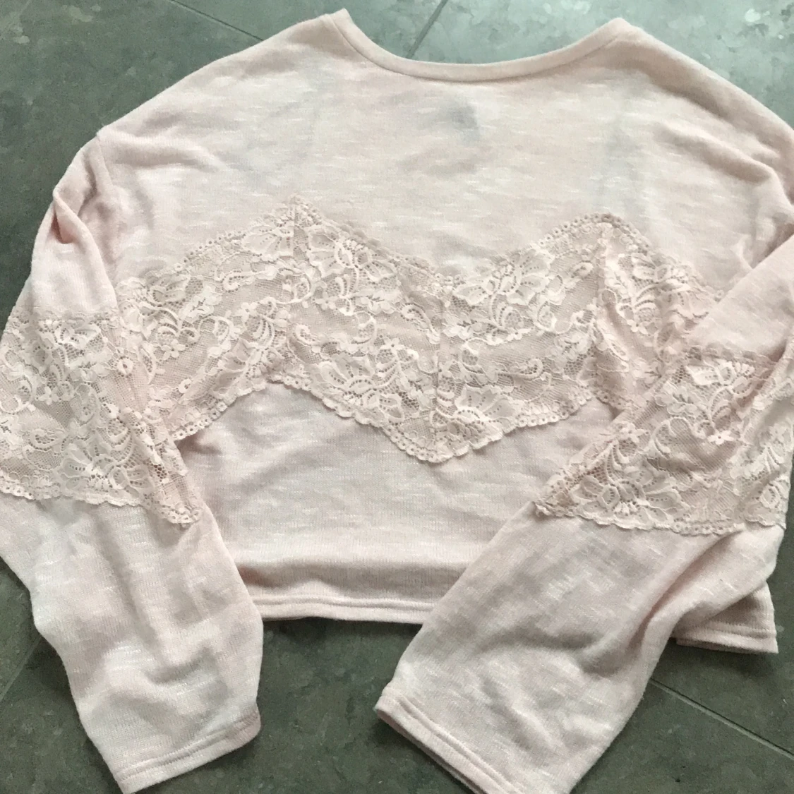 Rosa tröja med brodering - 91