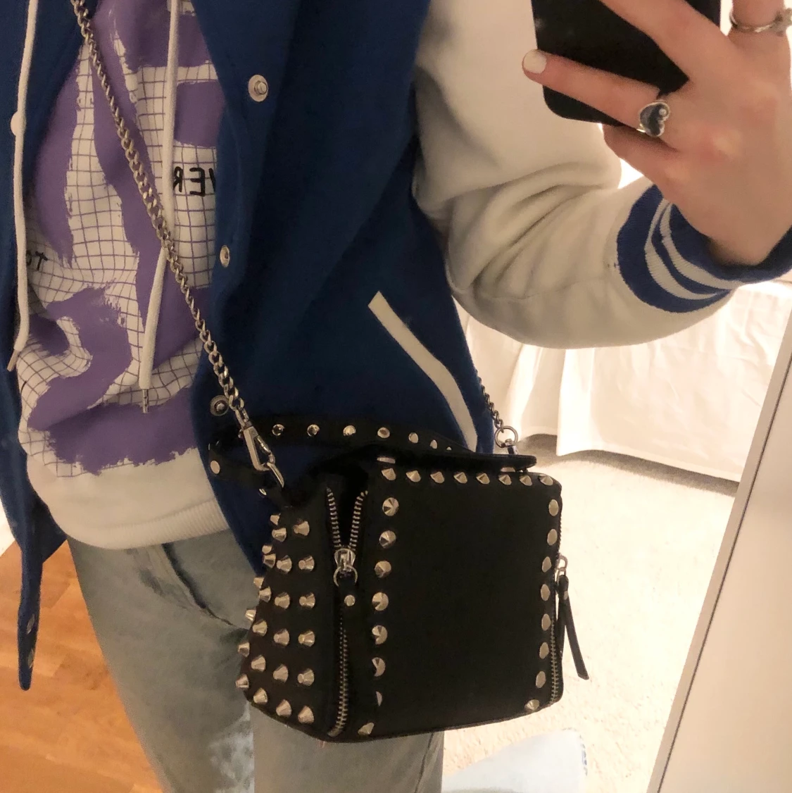 Väska med nitar  - 91