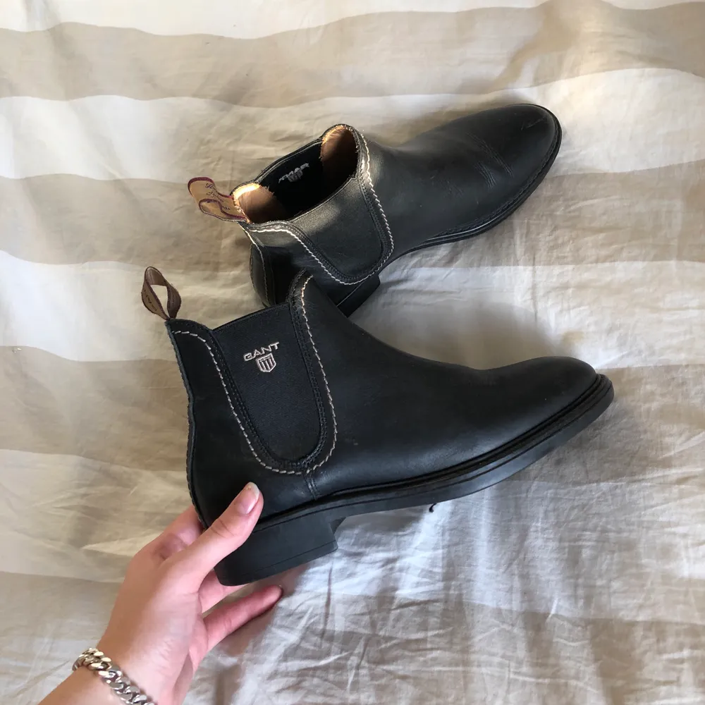 Svarta skor från Gant. Använd få gånger. Kan mötas upp runt om Göteborg eller skicka på posten men då står köparen för frakten 💞. Skor.