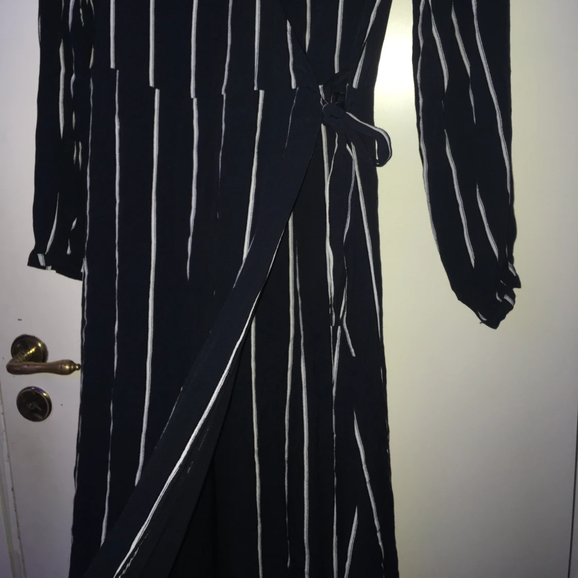 KLÄNNING MED KNYTNING - 90