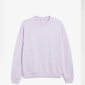 Monki Sweater ljuslila - säljer en oversized Sweater i strlk M