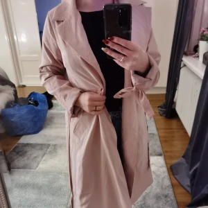 Kappa, ljusrosa - Fin kappa till våren/sommaren från bubbleroom. Använd endast en gång. 🌸