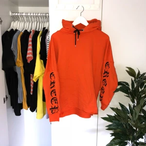  - Hoodie från H&M som endast är använd ett fåtal gånger. Köparen står för frakt. OBS endast Swish betalning🌻