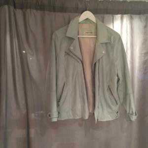 - Mintgrön jacka river island 