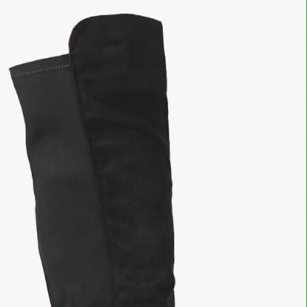 Oanvända svarta over knee boots.  Storlek: 36 ~ ganska tighta och små i storlek. Skor.