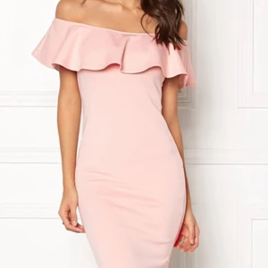  - Elegant klänning, st 38/40 stretch. Kan postas.