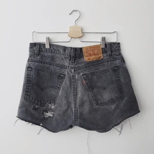  - Levi's 505:or som är supersnyggt slitna. Tyvärr dock för stora för mig så använder dem aldrig. Tar swish och frakt ingår i priset! 