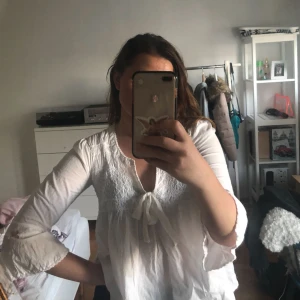  - Oanvänd Odd Molly blus som gått för över 1000 kr vid köp. Priset går att förhandla.