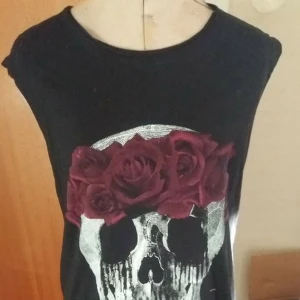  - Tunika/linne från Lilith Moon. Aldrig använd. Frakt ingår i priset.