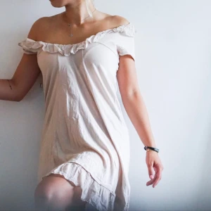  - Klämning från Hunky Dory. Kan användas off shoulder eller inte , valet är ditt 👌😄