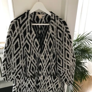  - Säljer min favvojacka/ kofta! Supersnygg både vinter o sommar 