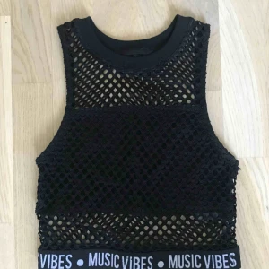  - 🎬 skitsnygg tröja använd endast en gång (frakt tillkommer) 🎬