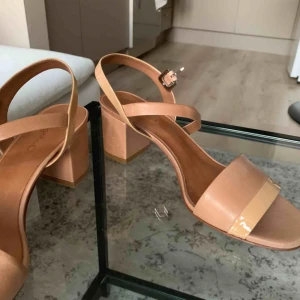  - Super fina klackskor, använda 1 gång. 