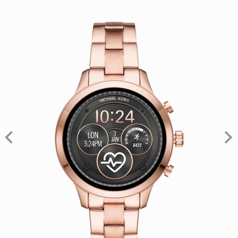 En ny MK smartwhatch, säljer min klocka som är köpt för 4 dar sen på grund av att jag har köpt ist en   Apple Watch. En jättefin klocka i rose gold färg 🙂. Accessoarer.