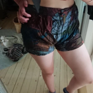  - Somriga shorts! Skönt material. Frakt tilläggs. 