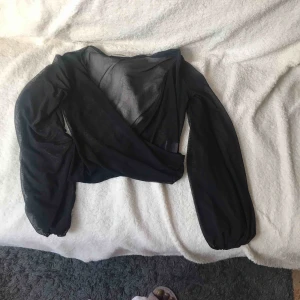  - Svart top.  Har använt någon gång. Pris kan förhandlas. 