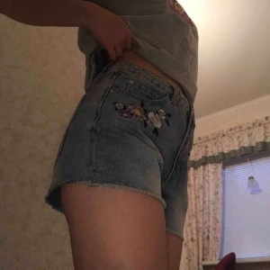  - Oanvända (för stora för mig) Rensar garderoben! Vi kan mötas upp i Sollefteå /Sundsvall Kan också skicka den men då får du stå för frakten! Betala via swish eller kontanter Svara snabbt