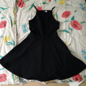  - Snygg klänning som aldrig använts! 