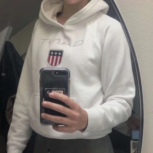 Hoodie - Oanvänd gant hoodie, helt ny. 💕