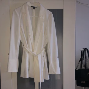 Vit blazer - En fin blazer som inte används längre🌹