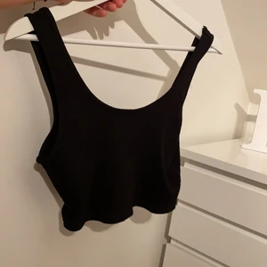 Topp - Två super snygga toppar! Köpt från ginaticot har aldrig används. Pris 150kr ink frakt 
