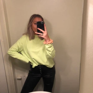 Snygg tröja - Sparsamt använd, strl S men passar mig som brukar ha M