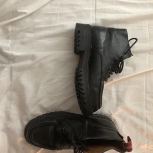 Vintage Marlboro classics skor  - Riktig snygga marlboro classics kängor storlek 40 men mer som 39 . Köpta i en vintage butik i london för lite över 1200kr  